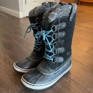 Sorel Joan of Arctic Boots size 8- Like New!